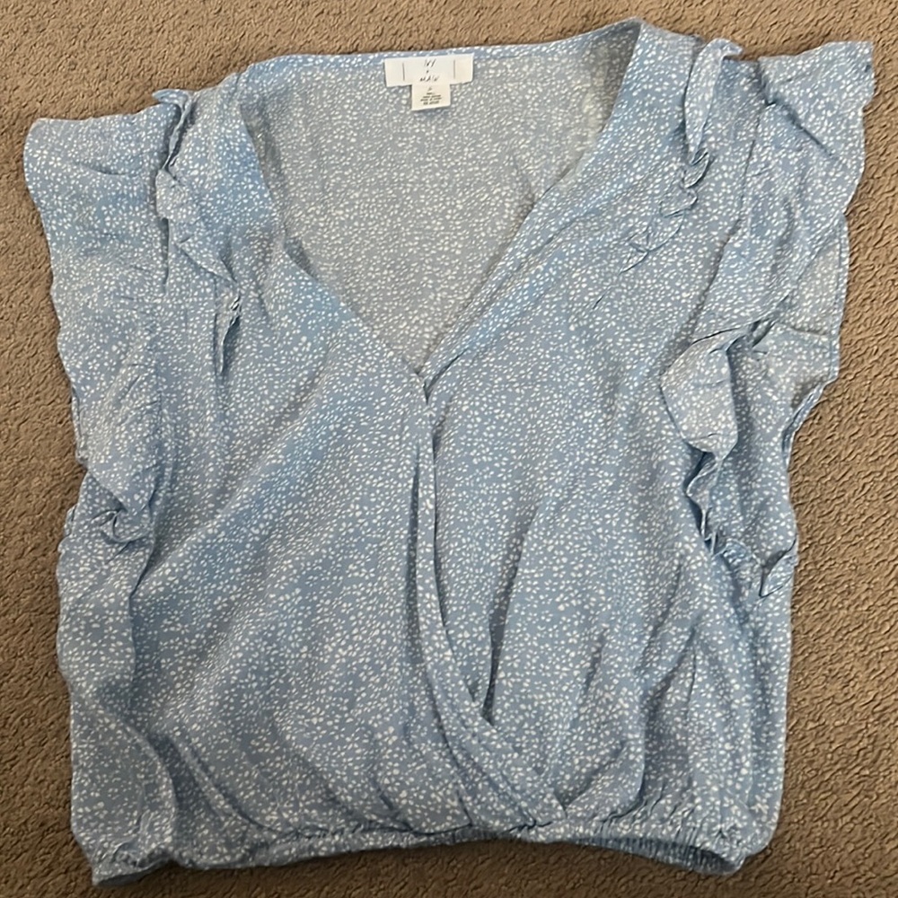 Light blue blouse, ivy in Maine size small with little flower details